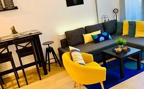Split Right Place****Cozy And Completely New
